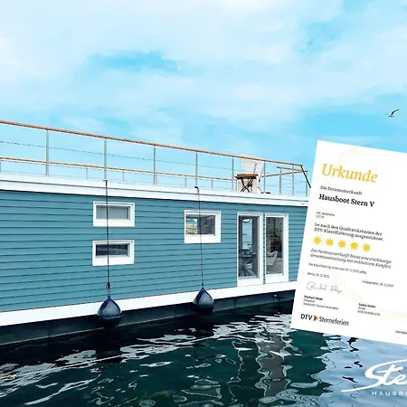 Stern-v-stern-hausboot *