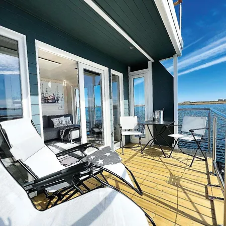 Stern-v-stern-hausboot *