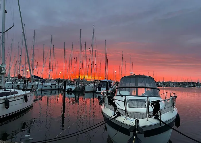 Stern-v-stern-hausboot Semesterbostad